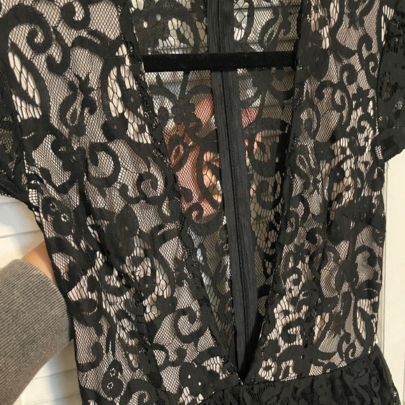 LACE ROMPER - Picture 4 of 4